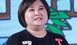 朋友爆料贾玲生活照视频,真实日常与舞台形象大不同